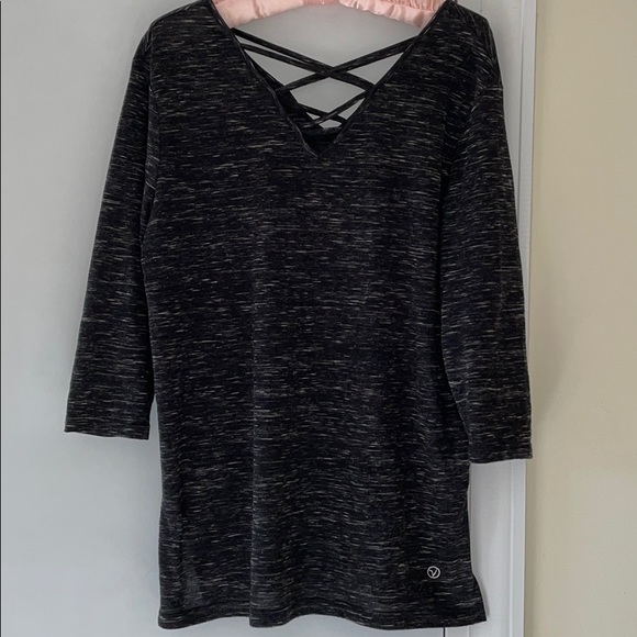 VOGO Athletica Top - Picture 2 of 5